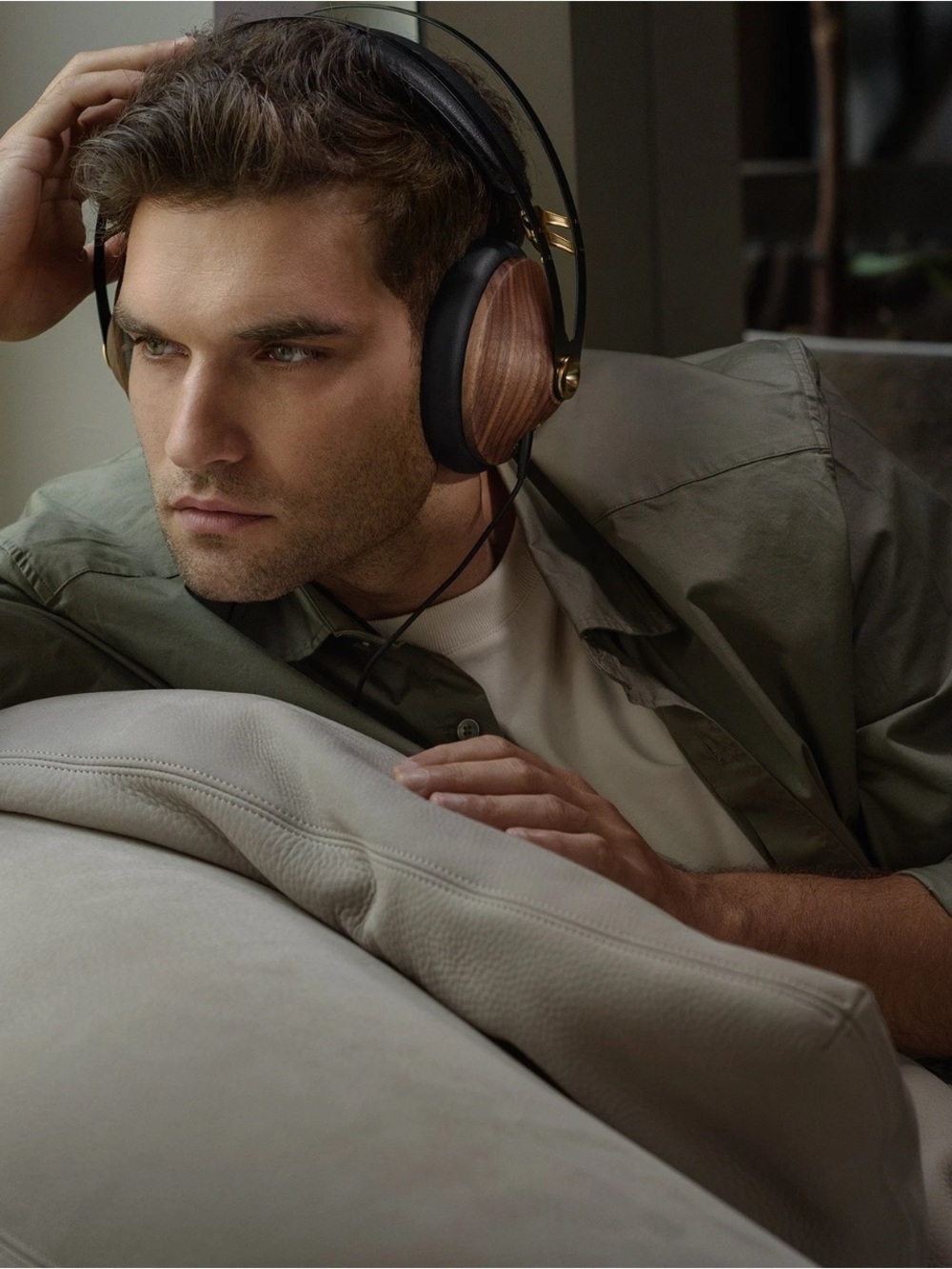 Meze 99 Classics Closed Over- Ear Headphones-Walnut Silver (Read Description)